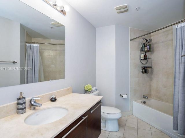 Apartment for rent  Unit #2018 - photo 7495201