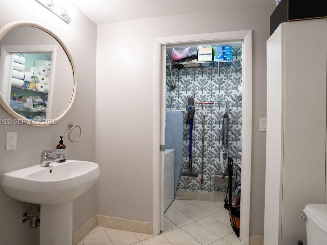 Apartment for rent  Unit #2018 - photo 7495204