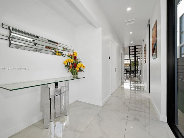 Home for rent at 2516 NE 21st St B - photo 7482694