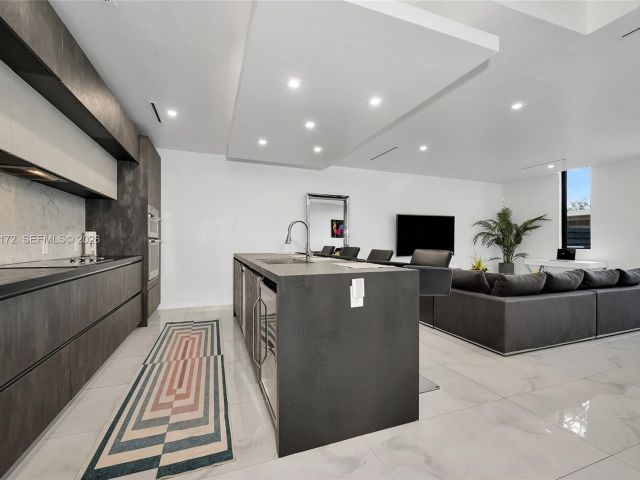 Home for rent at 2516 NE 21st St B - photo 7482696