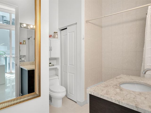 Apartment for sale  Unit #501 - photo 7494959