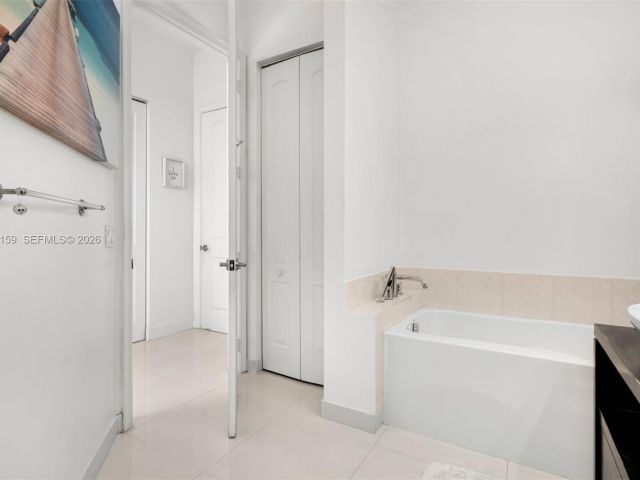 Apartment for sale  Unit #501 - photo 7494964