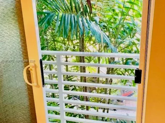 2-bedroom home for sale in Miami Beach - 619 Meridian Ave 4 - MondialRealty