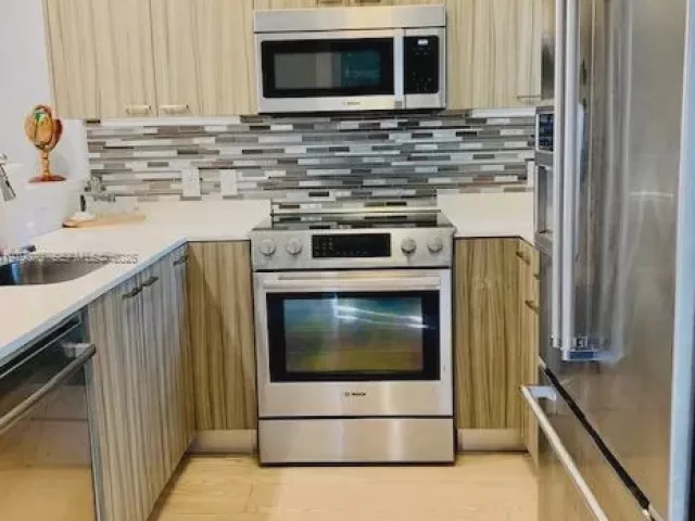 2-bedroom home for sale in Miami Beach - 619 Meridian Ave 4 - MondialRealty