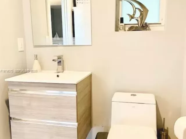 2-bedroom home for sale in Miami Beach - 619 Meridian Ave 4 - MondialRealty