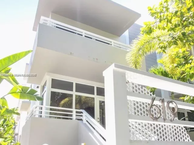 2-bedroom home for sale in Miami Beach - 619 Meridian Ave 4 - MondialRealty