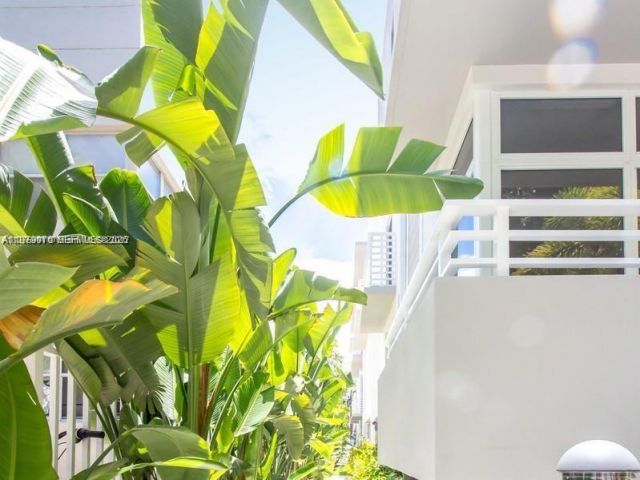 Home for sale at 619 Meridian Ave 4 - photo 7468626