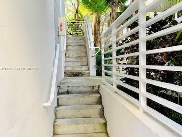 Home for sale at 619 Meridian Ave 4 - photo 7468628