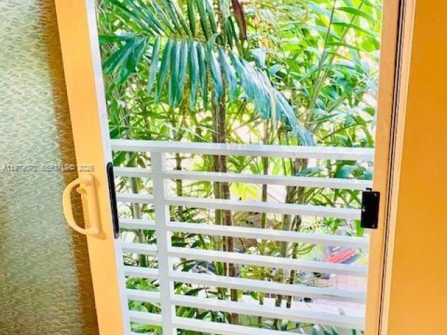 Home for sale at 619 Meridian Ave 4 - photo 7468637