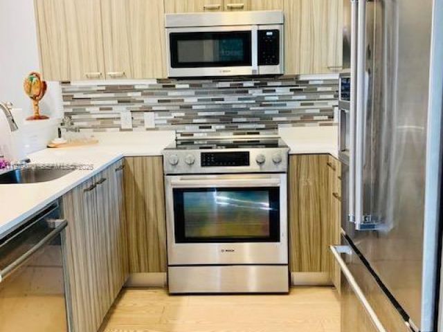 Home for sale at 619 Meridian Ave 4 - photo 7468640