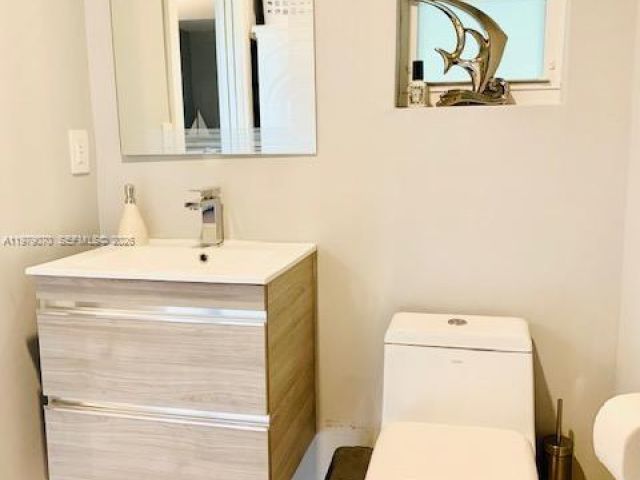 Home for sale at 619 Meridian Ave 4 - photo 7468643