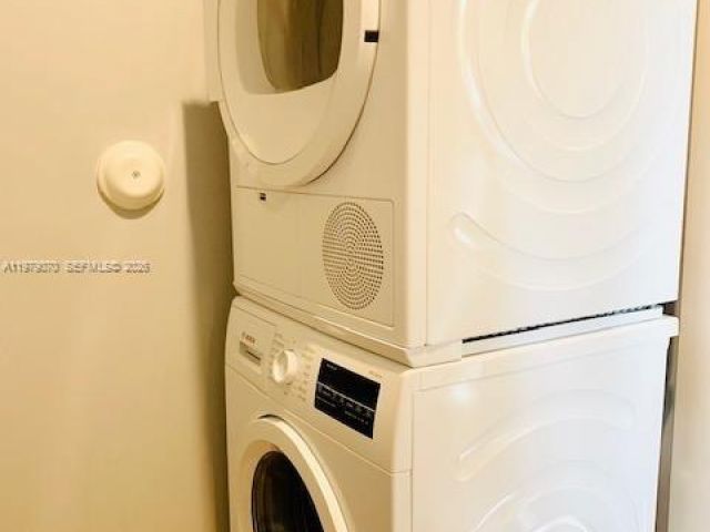 Home for sale at 619 Meridian Ave 4 - photo 7468644