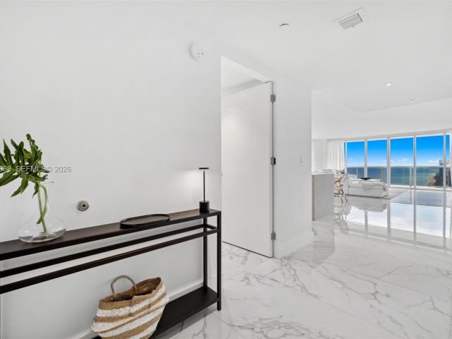 Apartment for rent  Unit #4502 - photo 7499571