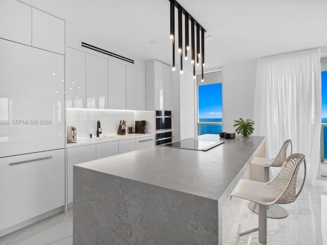 Apartment for rent  Unit #4502 - photo 7499577