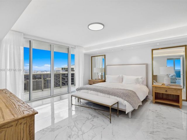 Apartment for rent  Unit #4502 - photo 7499582