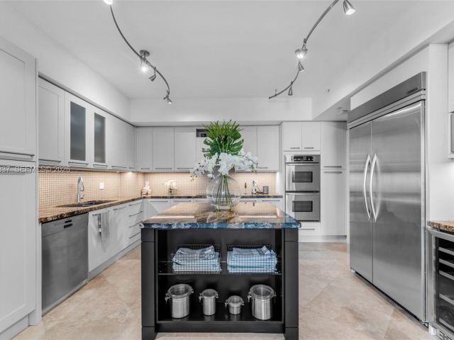 Apartment for sale  Unit #2505 - photo 7500531