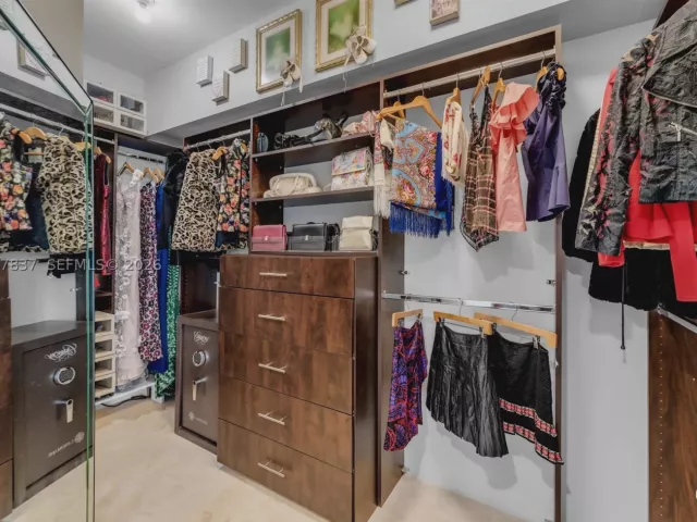 2-bedroom condo for sale in Fort Lauderdale - 333 Las Olas Way 2505 - MondialRealty