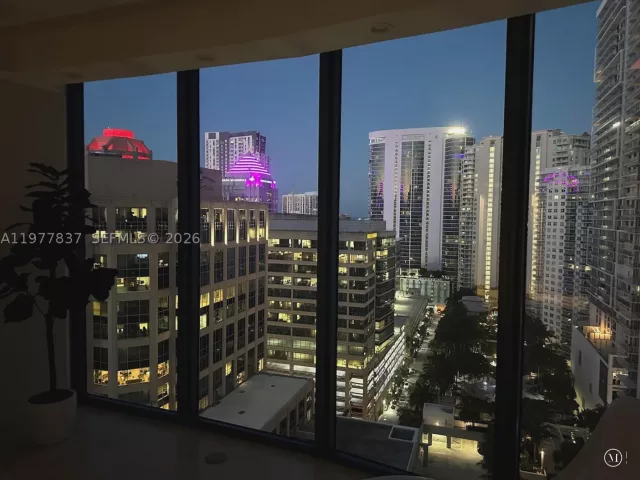2-bedroom condo for sale in Fort Lauderdale - 333 Las Olas Way 2505 - MondialRealty