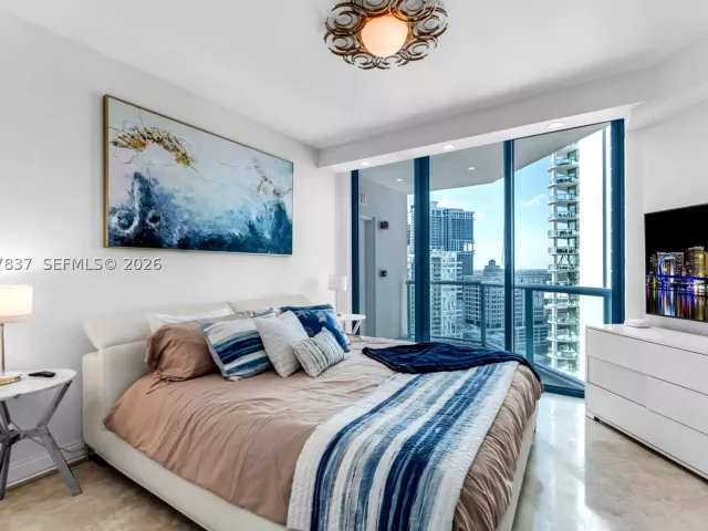 2-bedroom condo for sale in Fort Lauderdale - 333 Las Olas Way 2505 - MondialRealty