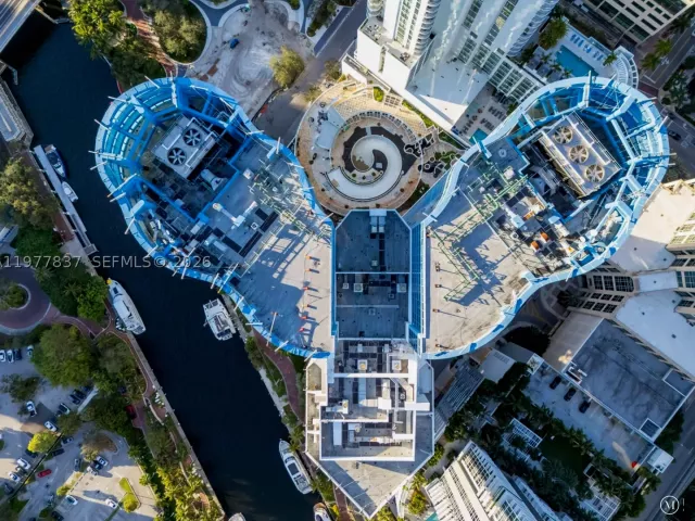 2-bedroom condo for sale in Fort Lauderdale - 333 Las Olas Way 2505 - MondialRealty