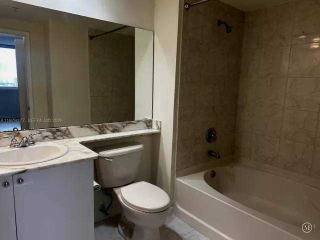 3-bedroom condo for rent in Aventura - 18800 NE 29th Ave 914 - MondialRealty