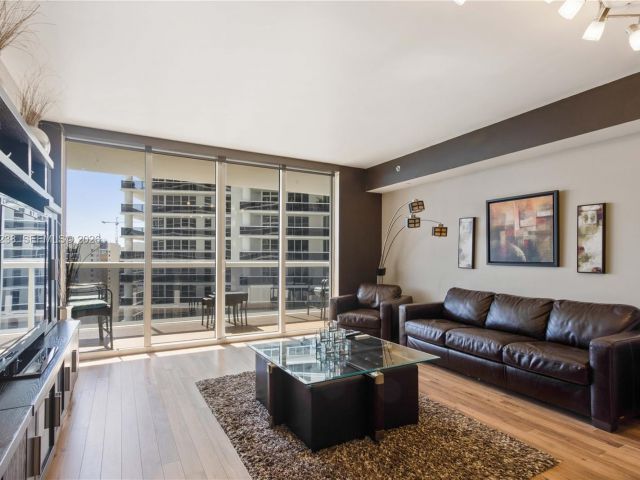 Apartment for rent  Unit #2105 - photo 7499547