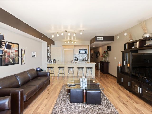 Apartment for rent  Unit #2105 - photo 7499548