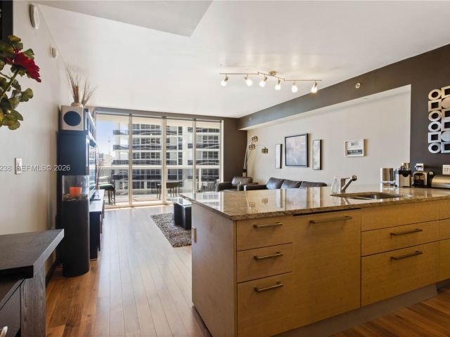 Apartment for rent  Unit #2105 - photo 7499550