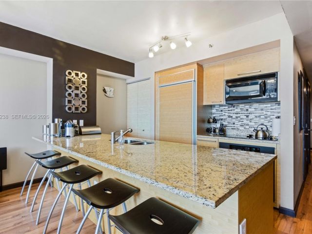 Apartment for rent  Unit #2105 - photo 7499551