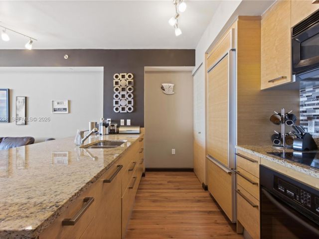 Apartment for rent  Unit #2105 - photo 7499552