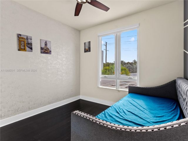 3-bedroom home for sale in Doral - 6420 NW 105th Pl - MondialRealty