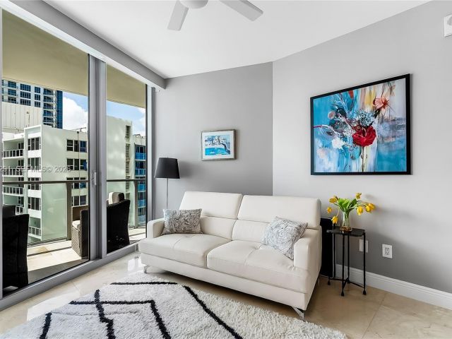 Apartment for sale  Unit #1206 - photo 7452077