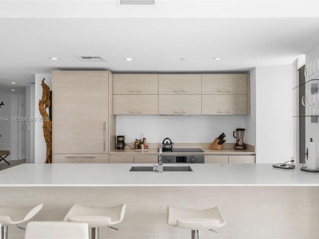 Apartment for rent  Unit #2305 - photo 7451832