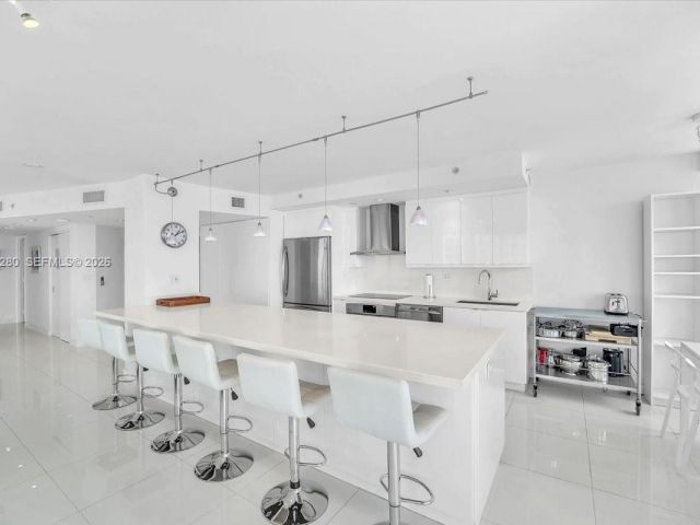 Apartment for sale  Unit #1910 - photo 7510462