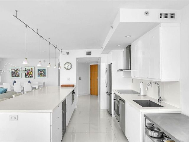 Apartment for sale  Unit #1910 - photo 7510466