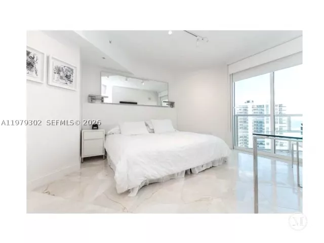 2-bedroom condo for rent in Sunny Isles Beach - 16699 Collins Ave 2406 - MondialRealty
