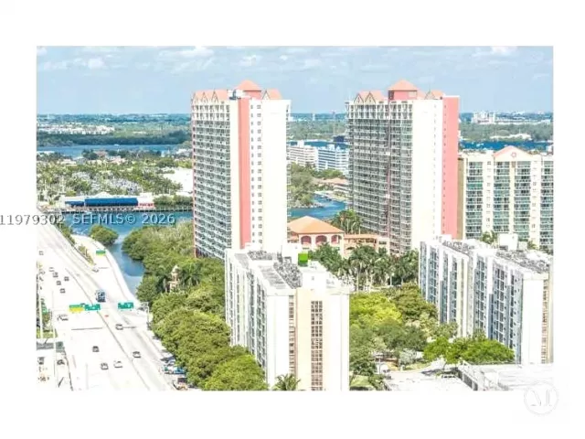 2-bedroom condo for rent in Sunny Isles Beach - 16699 Collins Ave 2406 - MondialRealty