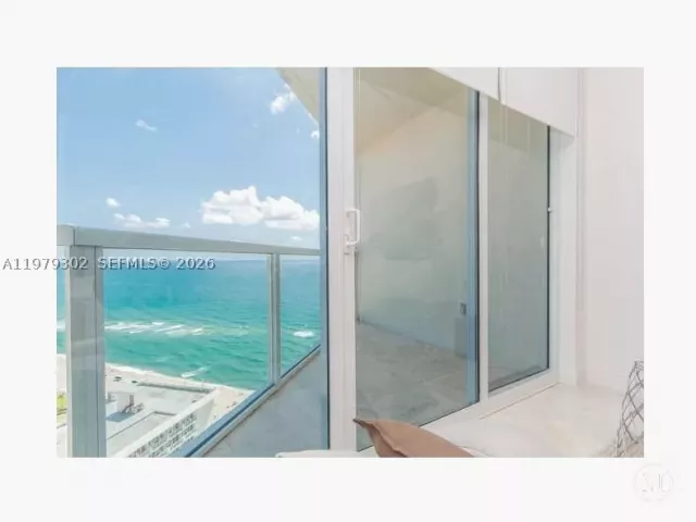 2-bedroom condo for rent in Sunny Isles Beach - 16699 Collins Ave 2406 - MondialRealty