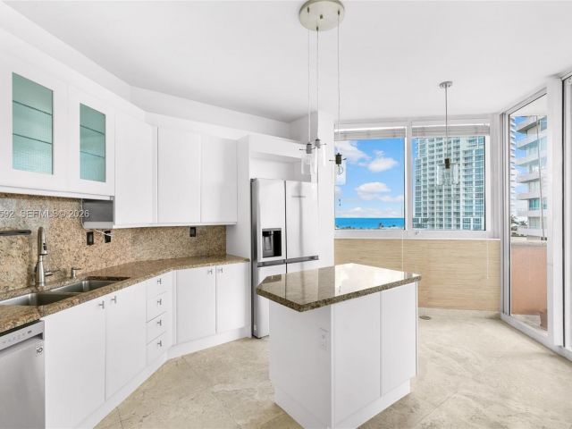 Apartment for rent  Unit #801 - photo 7509877