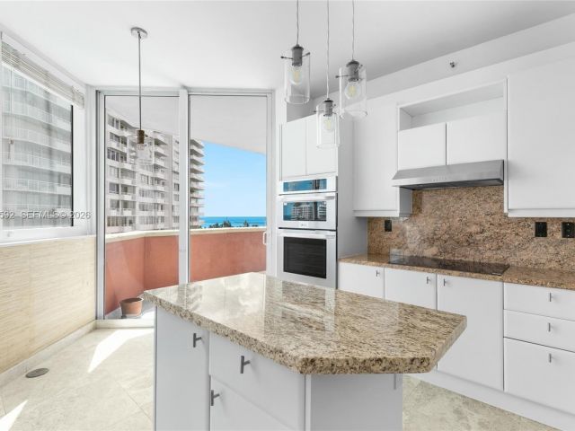 Apartment for rent  Unit #801 - photo 7509881