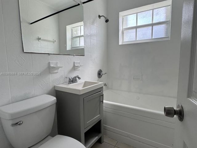 Home for rent at 16981 NE 8th Ct - photo 7481052