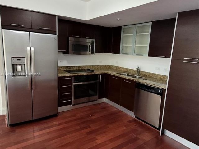 2-bedroom condo for rent in Miami - 41 SE 5th St 709 - MondialRealty
