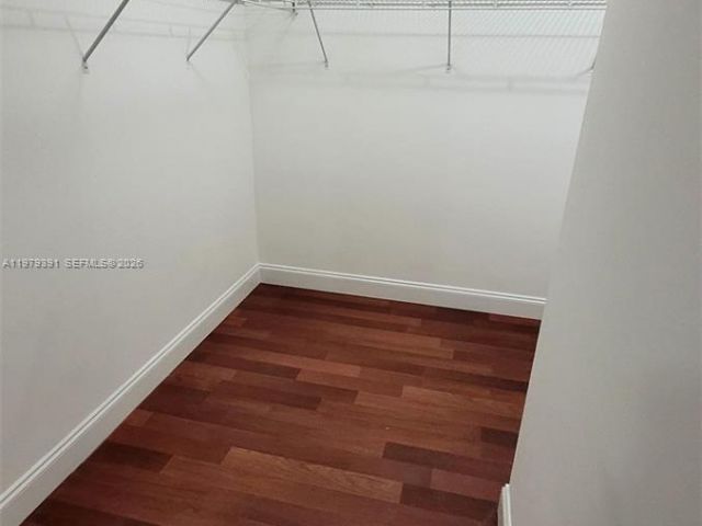2-bedroom condo for rent in Miami - 41 SE 5th St 709 - MondialRealty