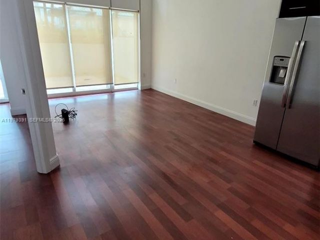 2-bedroom condo for rent in Miami - 41 SE 5th St 709 - MondialRealty