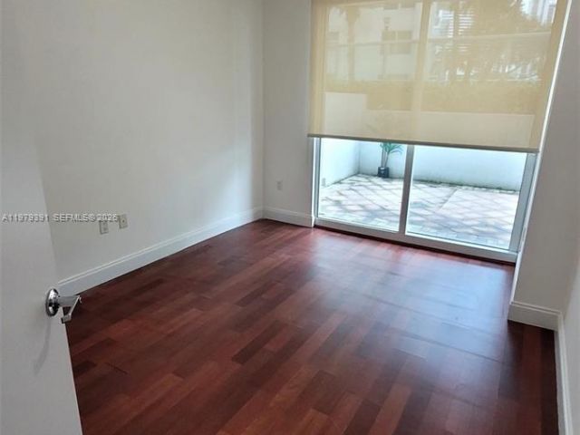2-bedroom condo for rent in Miami - 41 SE 5th St 709 - MondialRealty