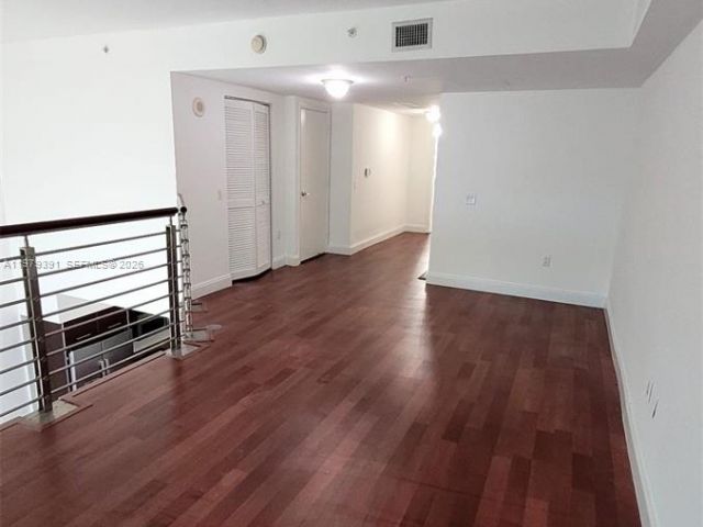 2-bedroom condo for rent in Miami - 41 SE 5th St 709 - MondialRealty