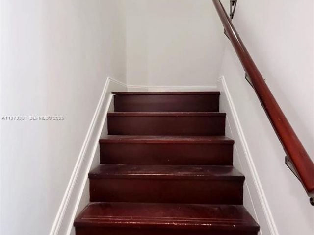 2-bedroom condo for rent in Miami - 41 SE 5th St 709 - MondialRealty