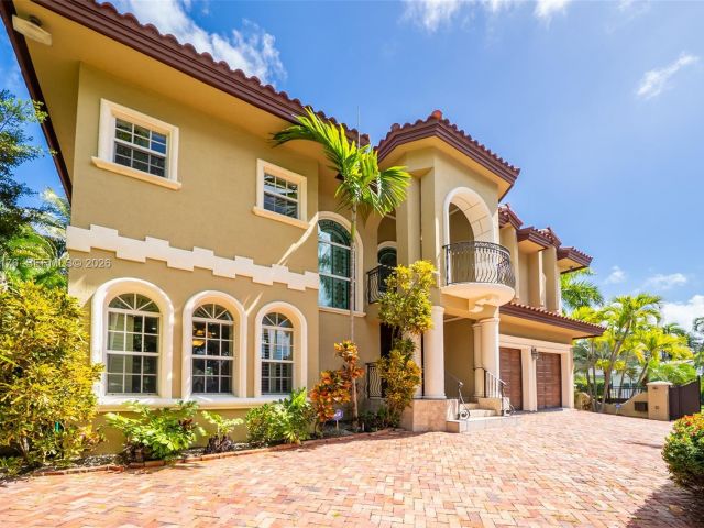 Home for sale at 4501 N Bay Rd - photo 7468565