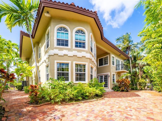 Home for sale at 4501 N Bay Rd - photo 7468567