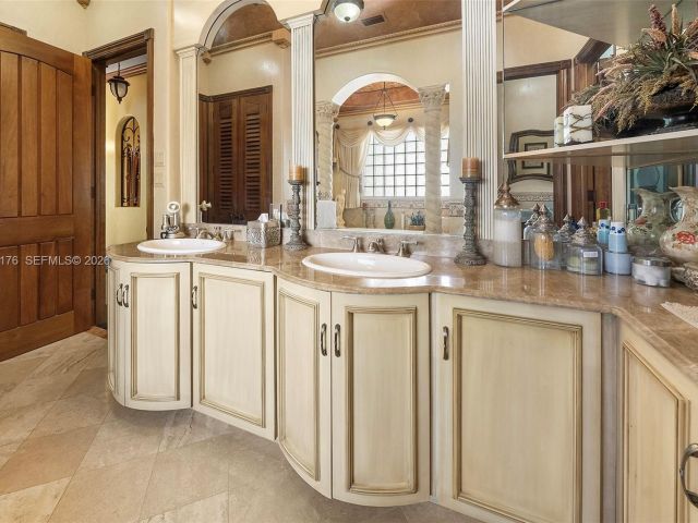 Home for sale at 4501 N Bay Rd - photo 7468580